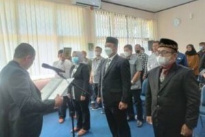 Pelantikan Tiga Dosen Struktural Uniku.